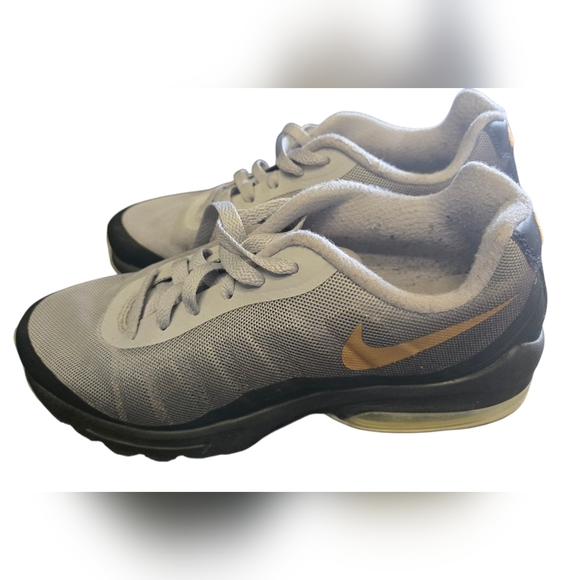 Nike Men's Gray and Gold Sneakers,(No BOX) - Picture 1 of 4